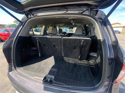 2022 Honda Pilot Touring w/Rear Captains   - Photo 17 - Schoolcraft, MI 49087