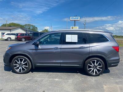 2022 Honda Pilot Touring w/Rear Captains   - Photo 6 - Schoolcraft, MI 49087