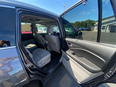 2022 Honda Pilot Touring w/Rear Captains   - Photo 13 - Schoolcraft, MI 49087