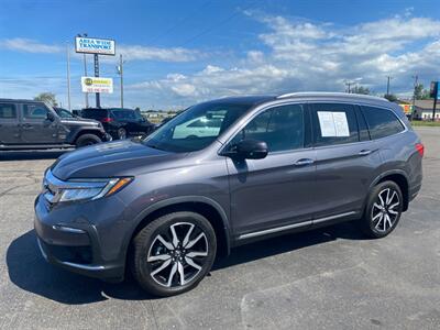 2022 Honda Pilot Touring w/Rear Captains   - Photo 5 - Schoolcraft, MI 49087