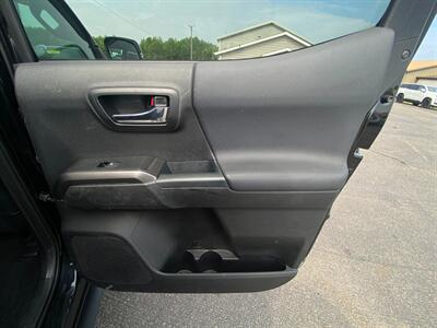 2021 Toyota Tacoma TRD Pro   - Photo 16 - Schoolcraft, MI 49087