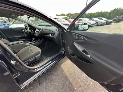 2023 Chevrolet Malibu LT   - Photo 10 - Schoolcraft, MI 49087