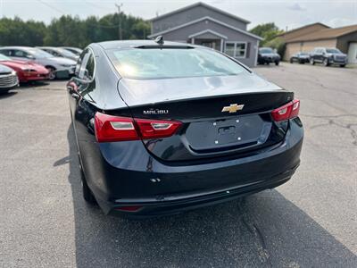 2023 Chevrolet Malibu LT   - Photo 7 - Schoolcraft, MI 49087