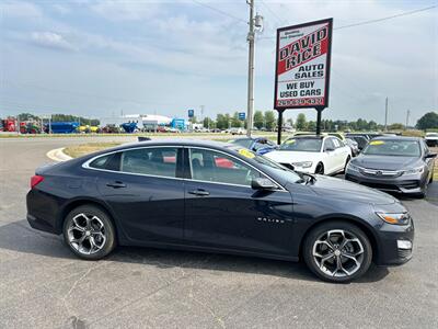 2023 Chevrolet Malibu LT   - Photo 1 - Schoolcraft, MI 49087