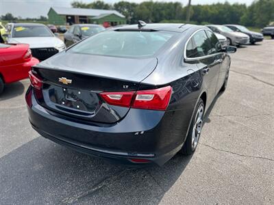 2023 Chevrolet Malibu LT   - Photo 8 - Schoolcraft, MI 49087