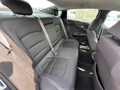 2023 Chevrolet Malibu LT   - Photo 17 - Schoolcraft, MI 49087