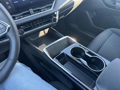 2025 Chevrolet Equinox LT   - Photo 16 - Schoolcraft, MI 49087