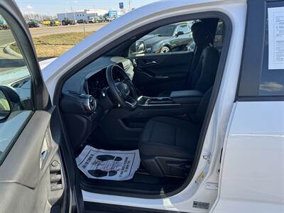 2025 Chevrolet Equinox LT   - Photo 7 - Schoolcraft, MI 49087