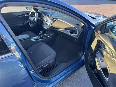 2025 Chevrolet Malibu LT   - Photo 13 - Schoolcraft, MI 49087