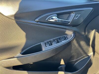 2025 Chevrolet Malibu LT   - Photo 5 - Schoolcraft, MI 49087