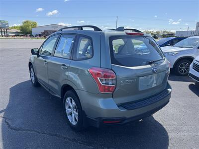 2016 Subaru Forester 2.5i - Photo 2 - Schoolcraft, MI 49087