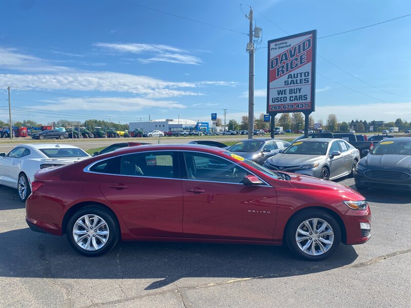 2024 Chevrolet Malibu LT - Photo 1 - Schoolcraft, MI 49087
