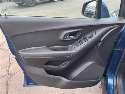 2019 Chevrolet Trax LT   - Photo 6 - Schoolcraft, MI 49087