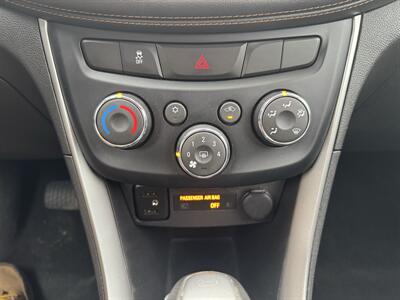 2019 Chevrolet Trax LT   - Photo 14 - Schoolcraft, MI 49087