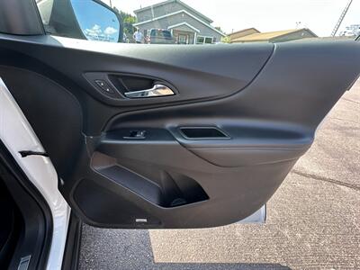 2018 Chevrolet Equinox Premier   - Photo 9 - Schoolcraft, MI 49087