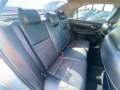 2015 Toyota Camry SE   - Photo 11 - Schoolcraft, MI 49087