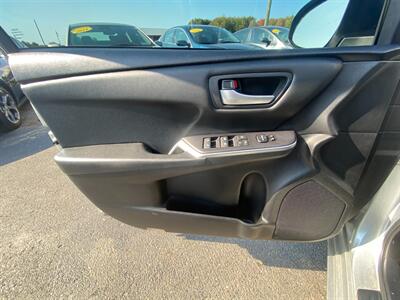 2015 Toyota Camry SE   - Photo 15 - Schoolcraft, MI 49087