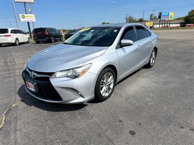 2015 Toyota Camry SE   - Photo 2 - Schoolcraft, MI 49087