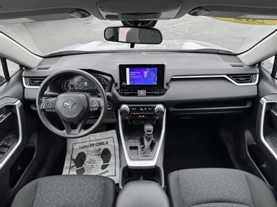 2024 Toyota RAV4 XLE   - Photo 16 - Schoolcraft, MI 49087