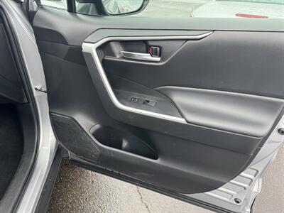 2024 Toyota RAV4 XLE   - Photo 25 - Schoolcraft, MI 49087