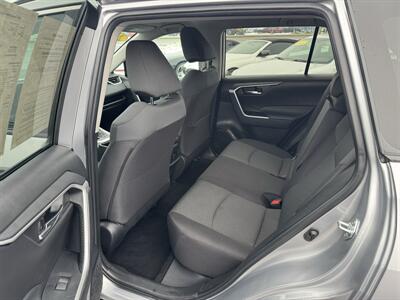 2024 Toyota RAV4 XLE   - Photo 18 - Schoolcraft, MI 49087