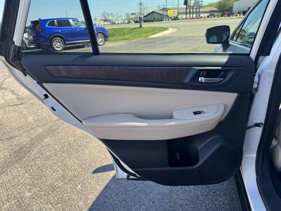 2017 Subaru Outback 2.5i Limited   - Photo 19 - Schoolcraft, MI 49087