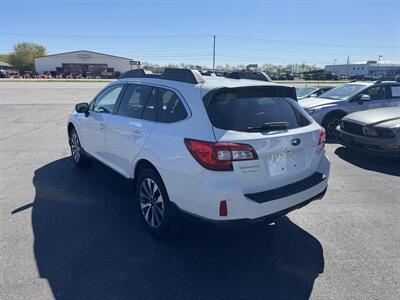 2017 Subaru Outback 2.5i Limited   - Photo 2 - Schoolcraft, MI 49087