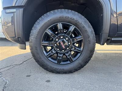 2025 GMC Sierra 2500HD AT4   - Photo 38 - Schoolcraft, MI 49087