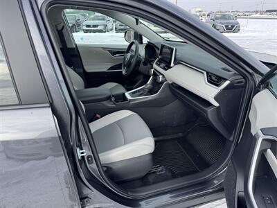 2024 Toyota RAV4 XLE Premium   - Photo 26 - Schoolcraft, MI 49087