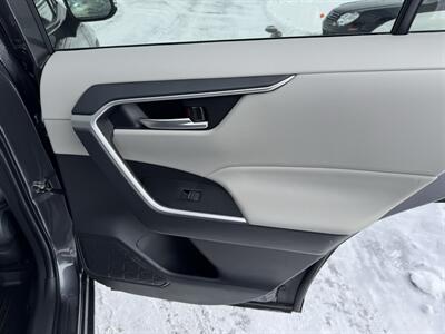 2024 Toyota RAV4 XLE Premium   - Photo 23 - Schoolcraft, MI 49087