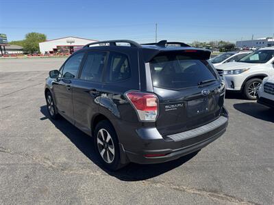 2018 Subaru Forester 2.5i Premium   - Photo 2 - Schoolcraft, MI 49087