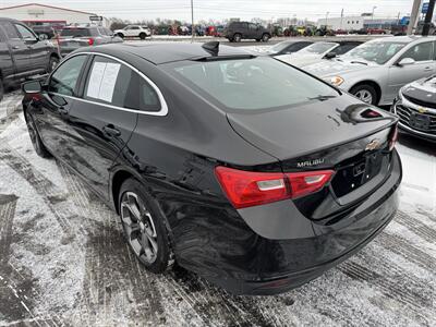 2023 Chevrolet Malibu LT   - Photo 2 - Schoolcraft, MI 49087