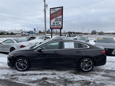 2023 Chevrolet Malibu LT   - Photo 1 - Schoolcraft, MI 49087
