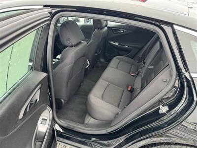 2023 Chevrolet Malibu LT   - Photo 20 - Schoolcraft, MI 49087