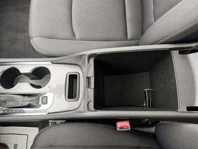 2023 Chevrolet Malibu LT   - Photo 16 - Schoolcraft, MI 49087