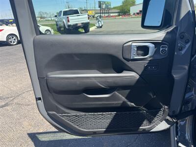 2023 Jeep Wrangler Rubicon 392 ONE TOUCH ROOF!! - Photo 6 - Schoolcraft, MI 49087