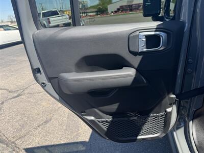 2023 Jeep Wrangler Rubicon 392 ONE TOUCH ROOF!! - Photo 20 - Schoolcraft, MI 49087