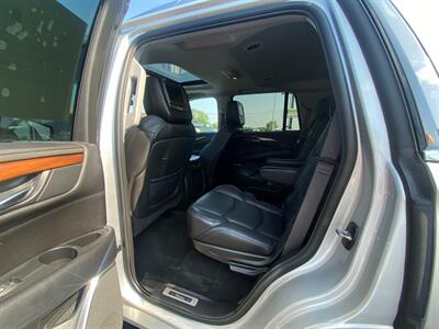 2017 Cadillac Escalade Luxury   - Photo 26 - Schoolcraft, MI 49087