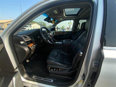 2017 Cadillac Escalade Luxury   - Photo 36 - Schoolcraft, MI 49087