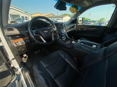 2017 Cadillac Escalade Luxury   - Photo 37 - Schoolcraft, MI 49087