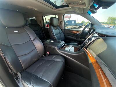 2017 Cadillac Escalade Luxury   - Photo 14 - Schoolcraft, MI 49087