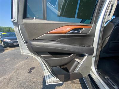 2017 Cadillac Escalade Luxury   - Photo 25 - Schoolcraft, MI 49087