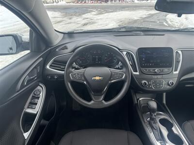 2023 Chevrolet Malibu LT   - Photo 18 - Schoolcraft, MI 49087