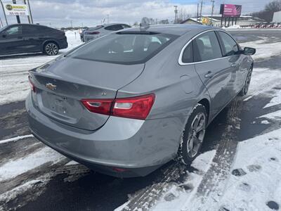 2023 Chevrolet Malibu LT   - Photo 3 - Schoolcraft, MI 49087