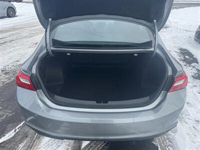 2023 Chevrolet Malibu LT   - Photo 21 - Schoolcraft, MI 49087