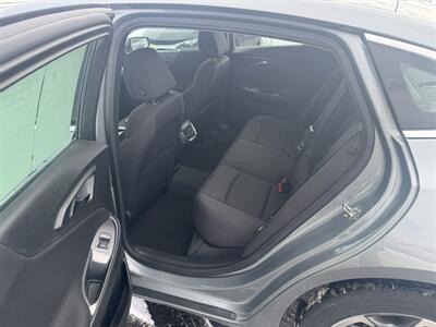 2023 Chevrolet Malibu LT   - Photo 20 - Schoolcraft, MI 49087