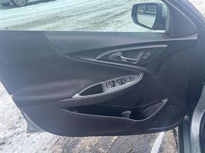 2023 Chevrolet Malibu LT   - Photo 6 - Schoolcraft, MI 49087