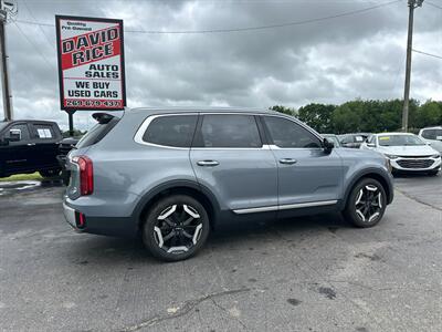 2023 Kia Telluride S   - Photo 9 - Schoolcraft, MI 49087