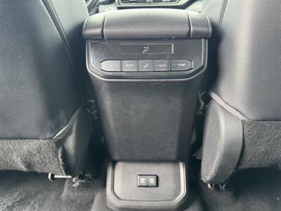 2021 Toyota Highlander XLE   - Photo 23 - Schoolcraft, MI 49087