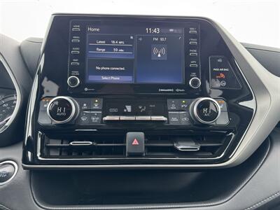 2021 Toyota Highlander XLE   - Photo 13 - Schoolcraft, MI 49087